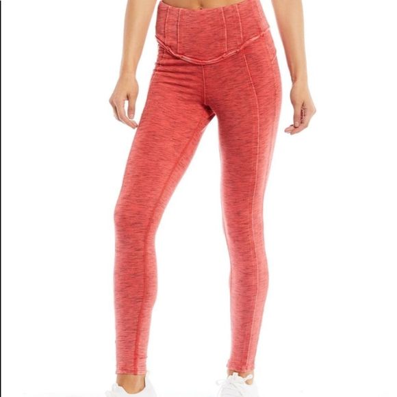 NWT - FP Movement Hybrid High Rise Leggings in Color: Lipstick Size: M - Picture 3 of 14